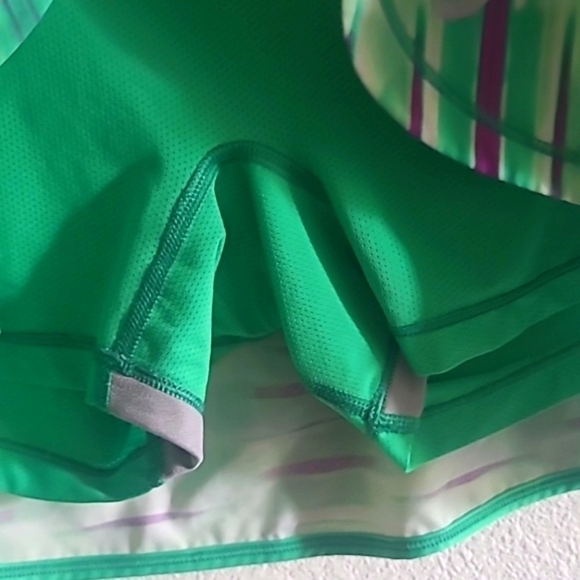 Women's Green North Face Skort Sz Small - Picture 3 of 4